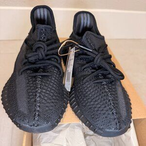 NIB AUTHENTIC YEEZY BOOST 350 V2 $230.00